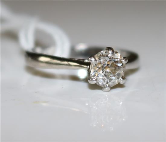 Solitaire diamond ring